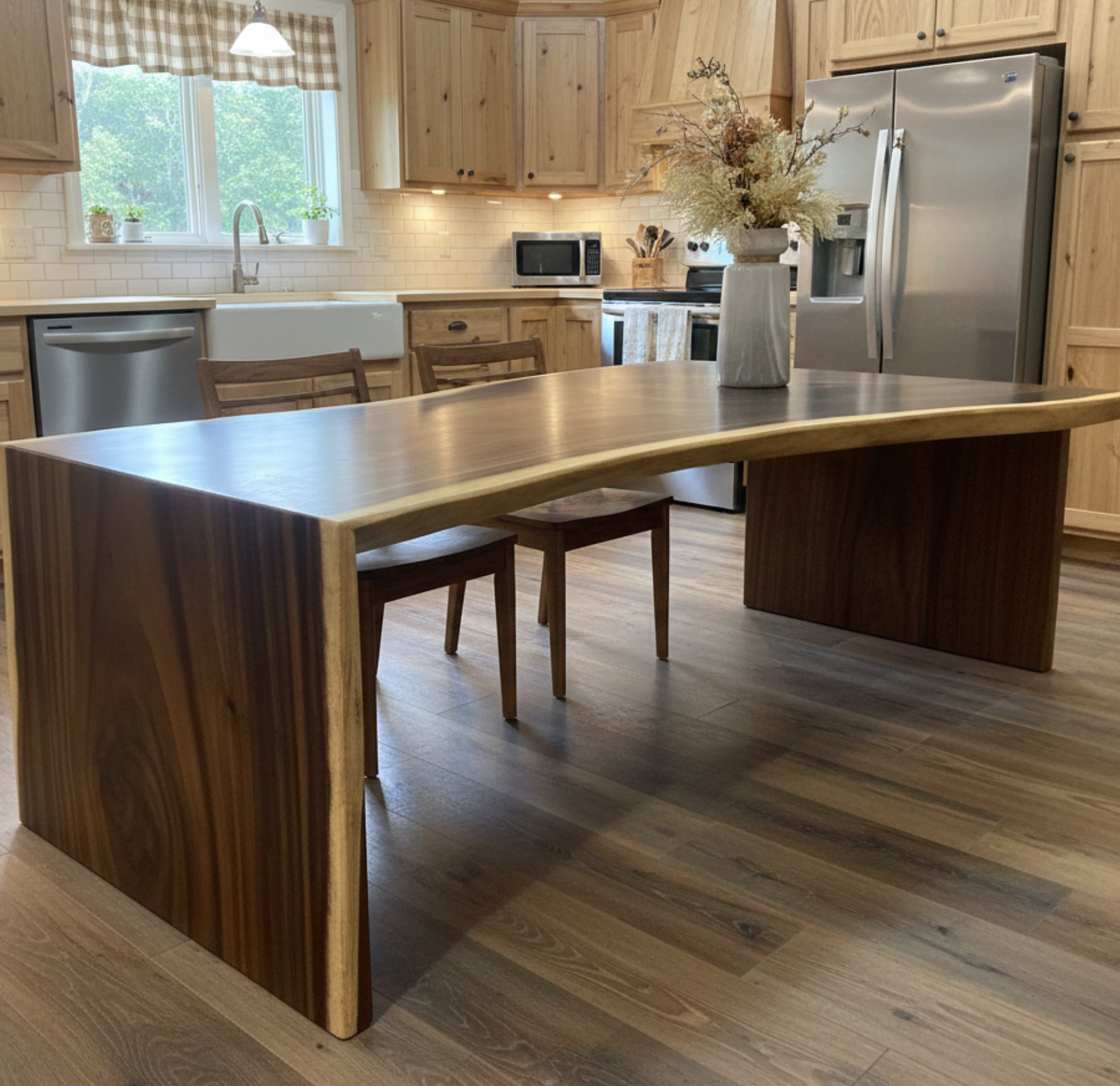 Banner Dining Tables category